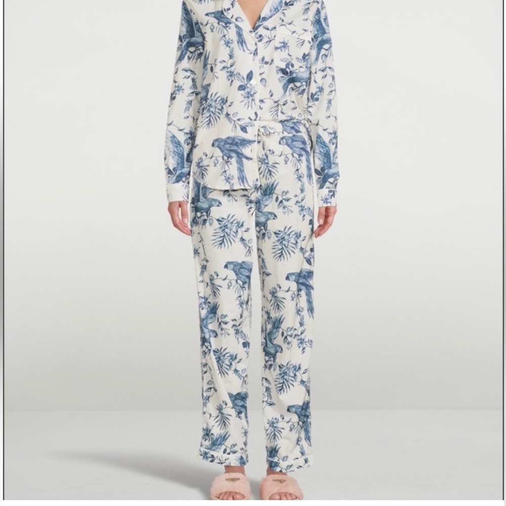 Classic Blue Floral Print Pajama Set - Women's Long Sleeve